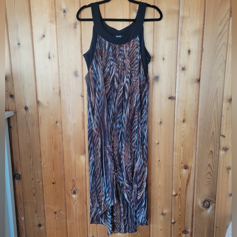 SLNY Sleeveless High-low Maxi Dress with Feather Print